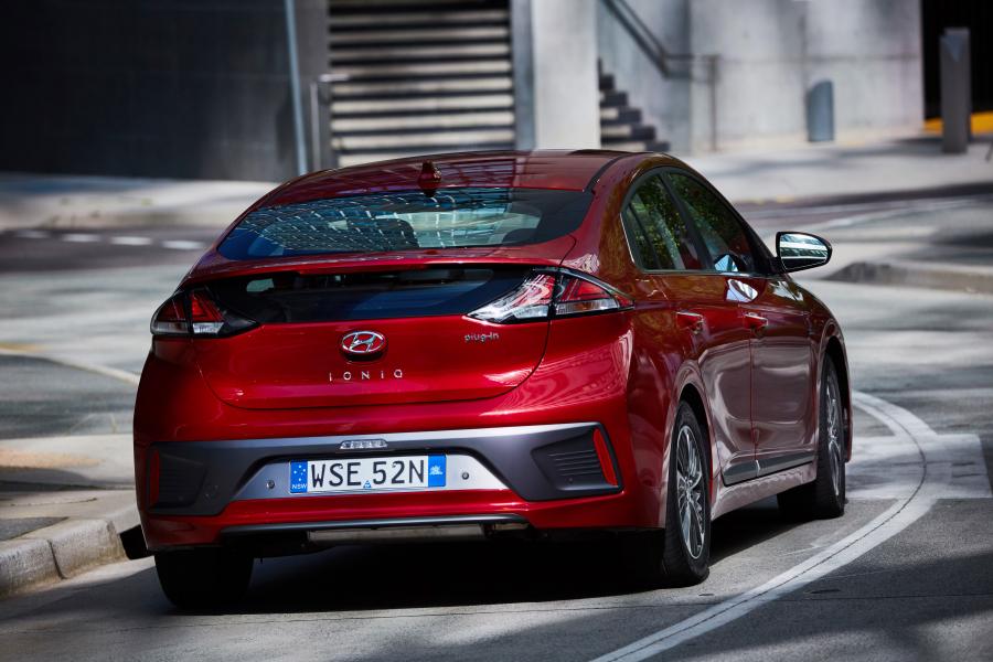  Hyundai IONIQ Plug-in Hybrid (AE) 2019 года  (AU) (фото 23 из 33)